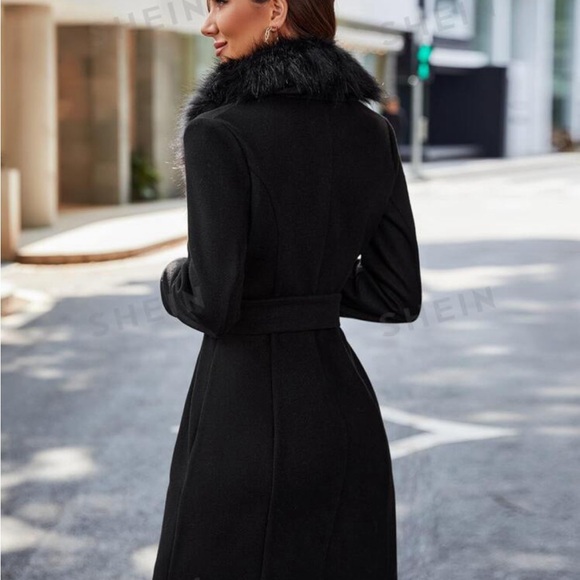 Black jacket with removable fur - Picture 2 of 3